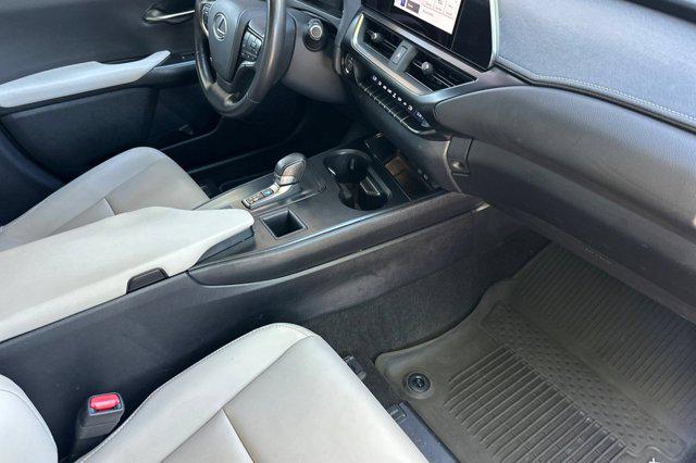 2025 Lexus 300 300h