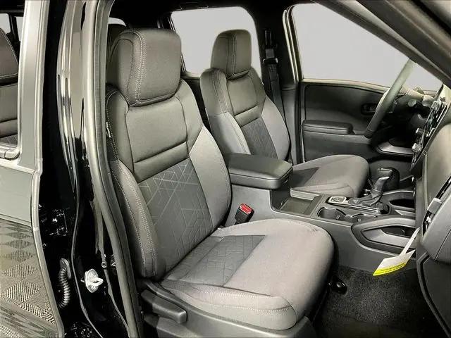2027 Nissan Frontier SV