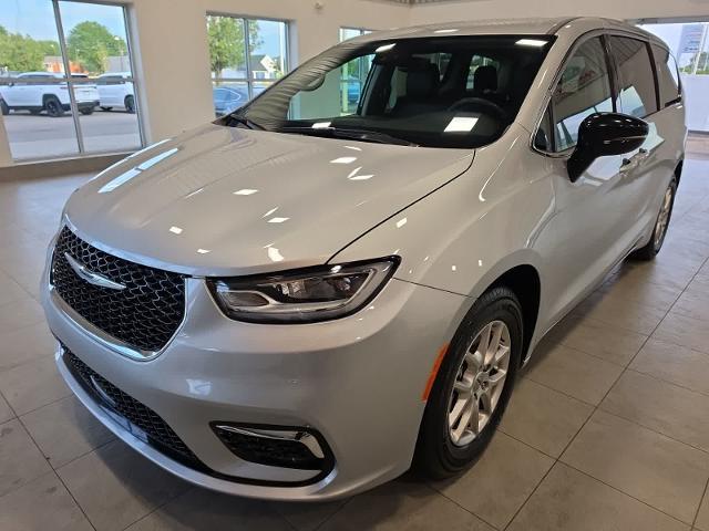 2024 Chrysler Pacifica Touring L for sale in Sterling Heights, MI