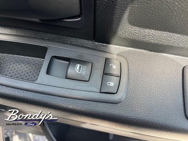 2017 Ram 1500 Express Crew Cab 4x2 57 Box