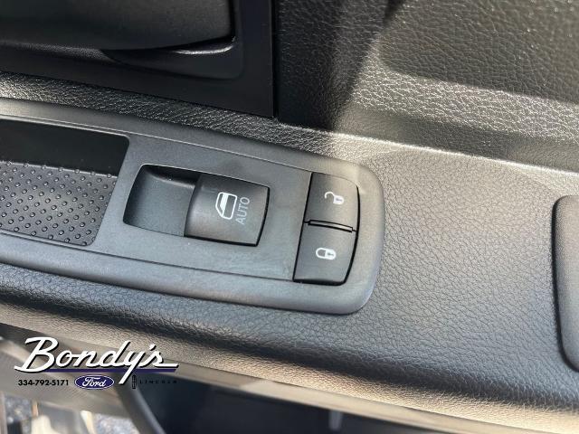 2017 Ram 1500 Express Crew Cab 4x2 57 Box