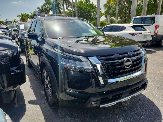 2022 Nissan Pathfinder SL 2WD