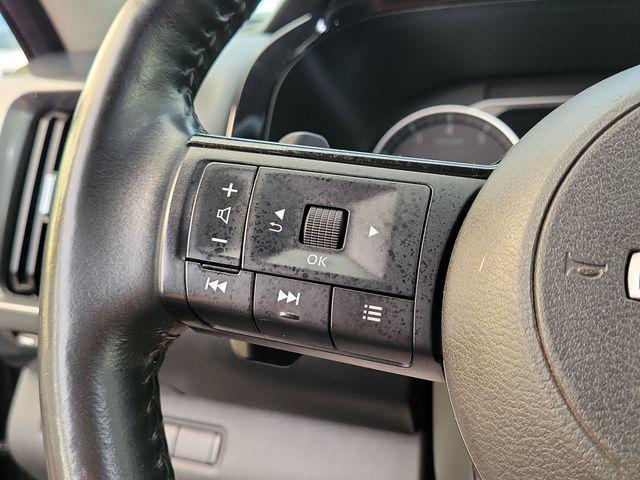 2022 Nissan Pathfinder SL 2WD