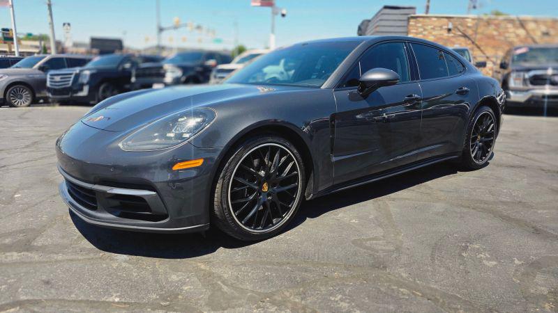 2018 Porsche Panamera 4
