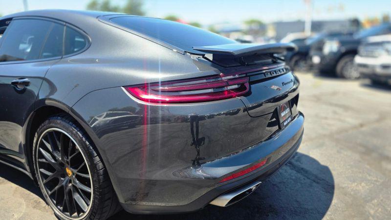 2018 Porsche Panamera 4