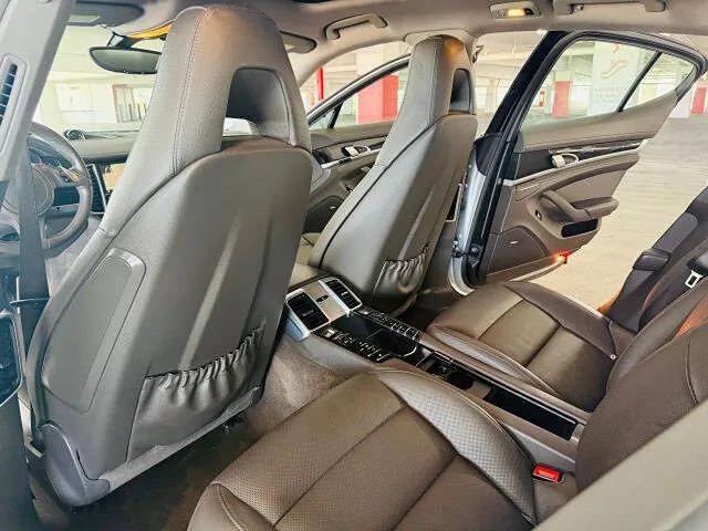 2016 Porsche Panamera S