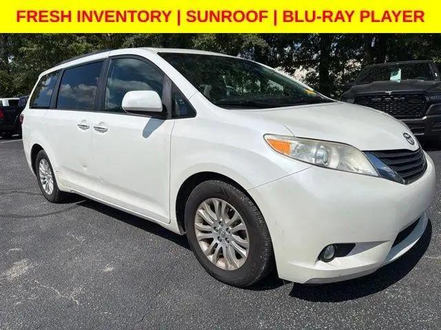 2017 Toyota Sienna XLE Premium 8 Passenger for sale in Summerville, SC