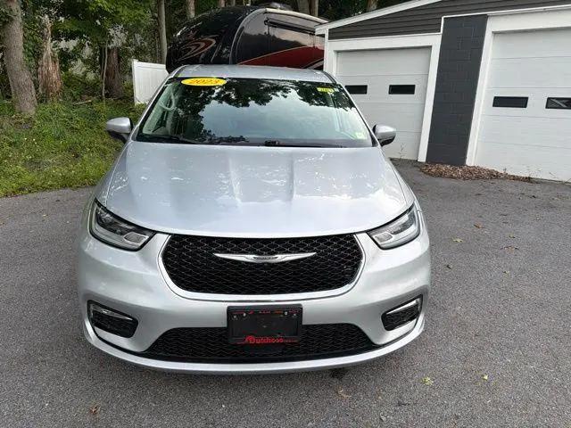 2023 Chrysler Pacifica Touring L for sale in Poughkeepsie, NY