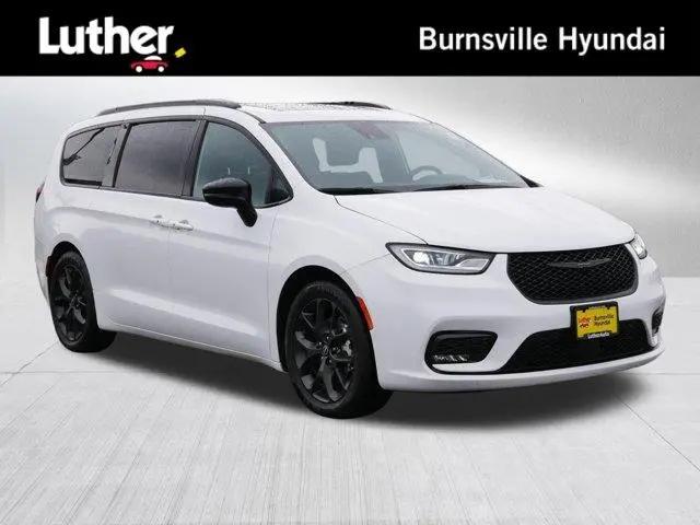 2026 Chrysler Pacifica Limited for sale in Burnsville, MN