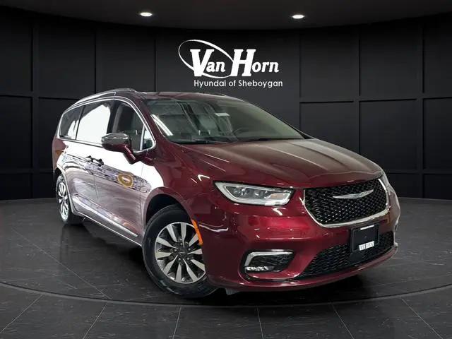2021 Chrysler Pacifica Hybrid Limited for sale in Sheboygan, WI