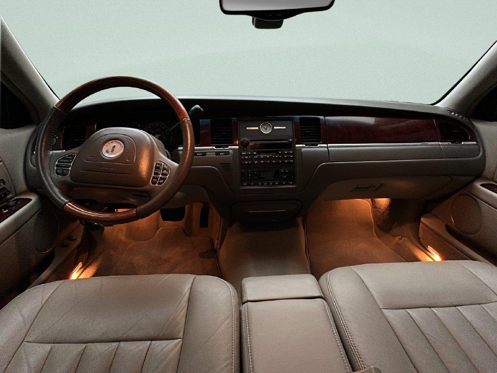 Used 2003 Lincoln Town Car Signature with VIN 1LNHM82WX3Y627393 for sale in Golden, CO