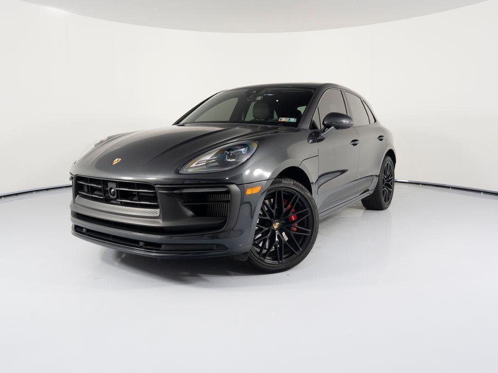/2023 Porsche Macan