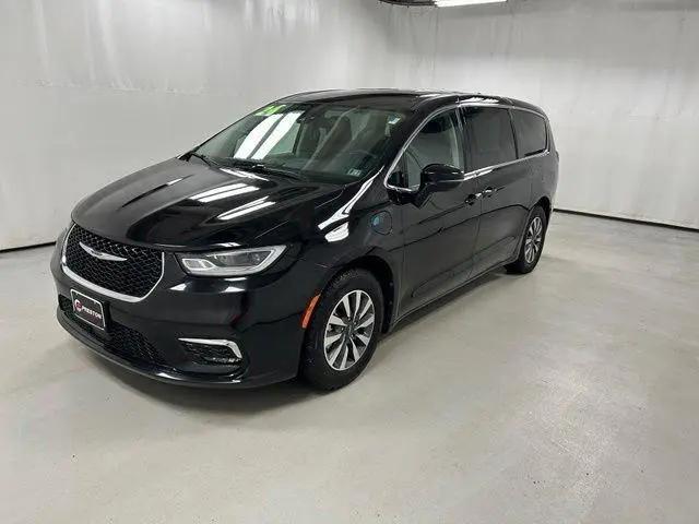 2024 Chrysler Pacifica Hybrid Select for sale in New Castle, PA