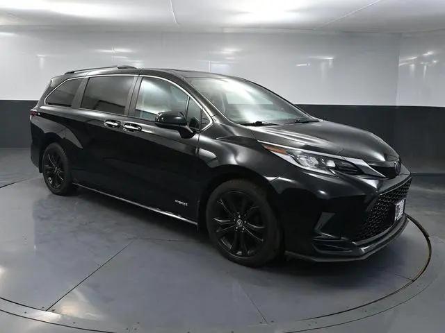 2021 Toyota Sienna XSE for sale in St Cloud, MN