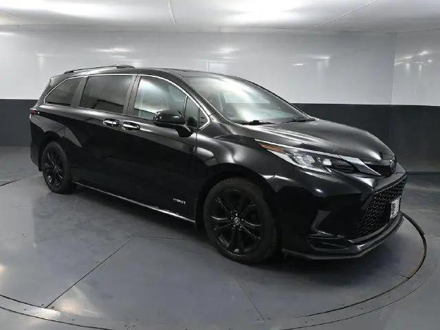 2021 Toyota Sienna XSE for sale in St Cloud, MN