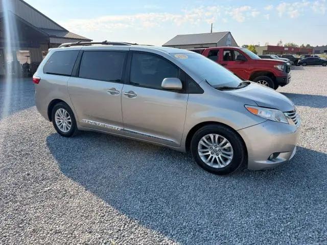 2016 Toyota Sienna XLE Premium 8 Passenger for sale in Boaz, AL