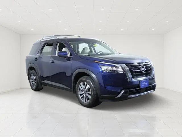 2023 Nissan Pathfinder SL 4WD for sale in Shakopee, MN