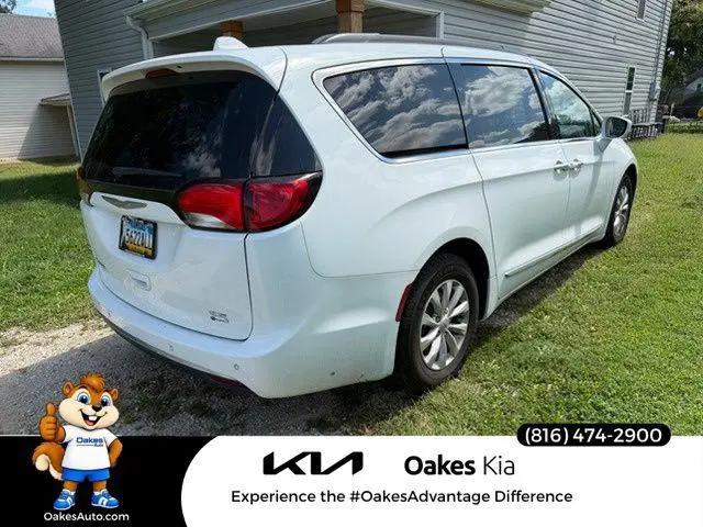 2017 Chrysler Pacifica Touring-L for sale in North Kansas City, MO