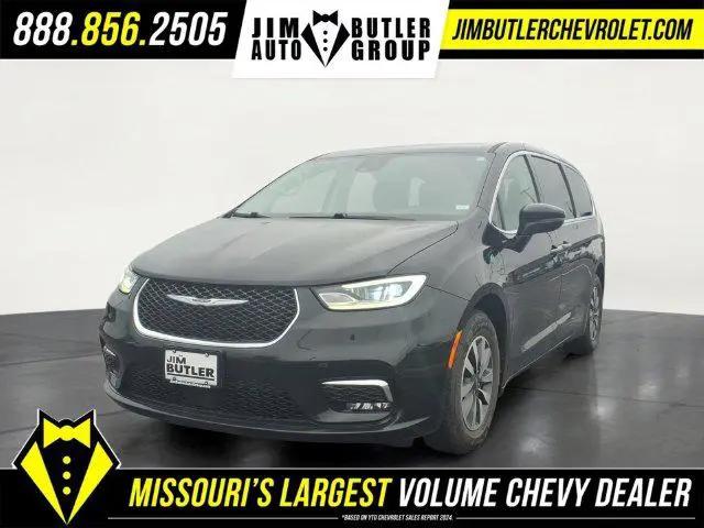 2024 Chrysler Pacifica Hybrid Select for sale in Fenton, MO