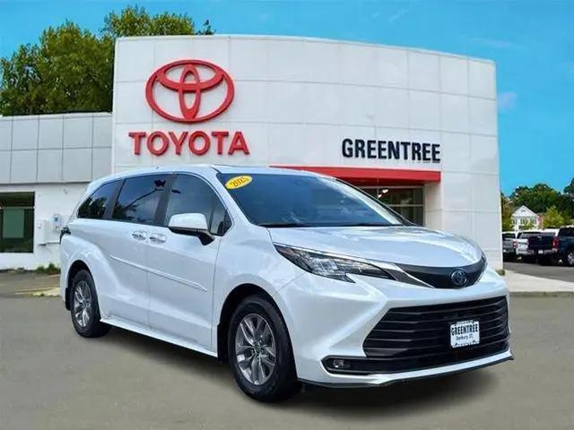 2025 Toyota Sienna XLE for sale in Danbury, CT