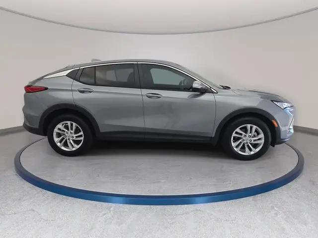 2025 Buick NV Preferred FWD