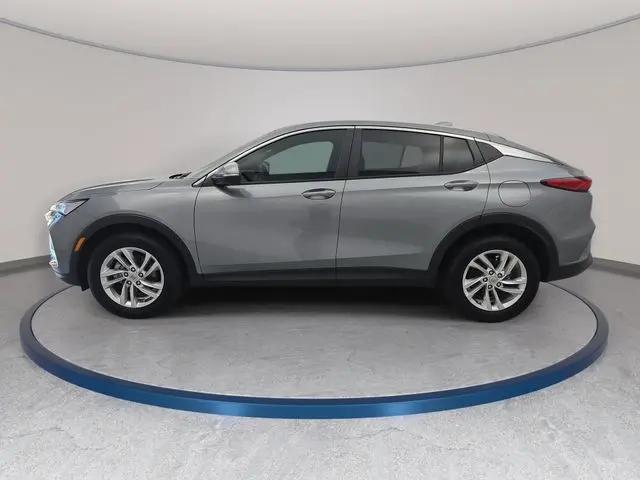 2025 Buick NV Preferred FWD