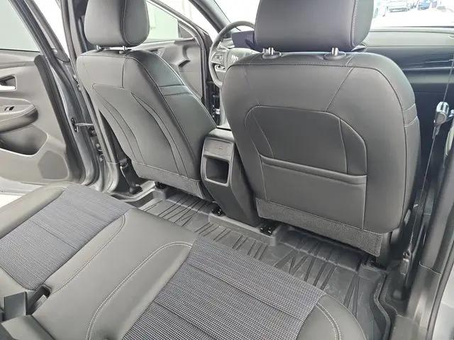 2025 Buick NV Preferred FWD
