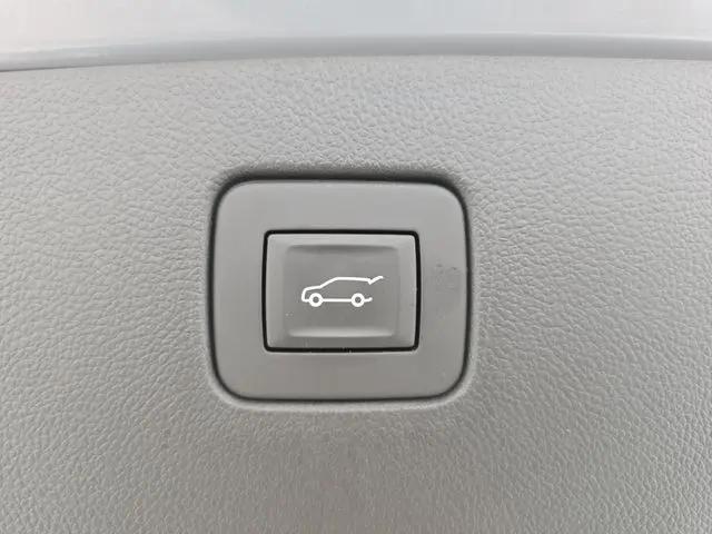 2025 Buick NV Preferred FWD