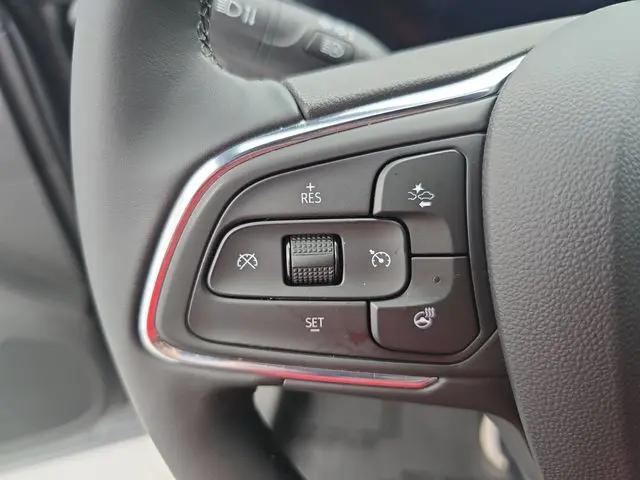 2025 Buick NV Preferred FWD