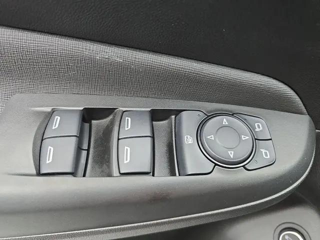 2025 Buick NV Preferred FWD