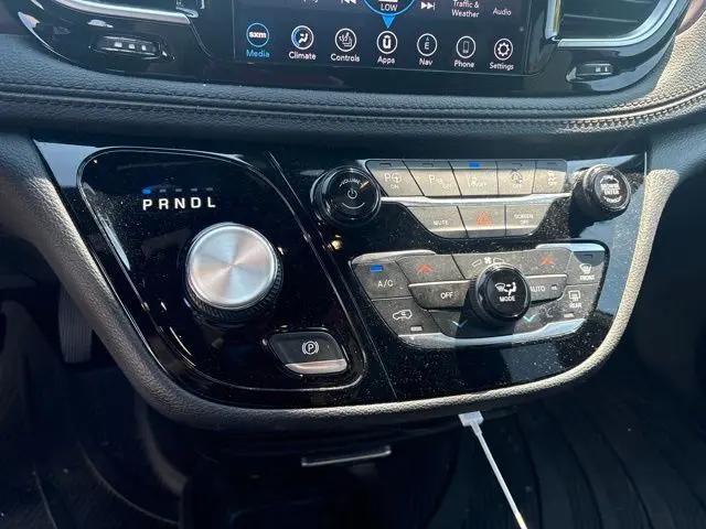 2020 Chrysler Pacifica 35th Anniversary Limited