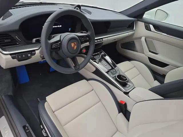 2026 Porsche 911 Carrera 4S