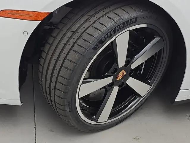 2026 Porsche 911 Carrera 4S
