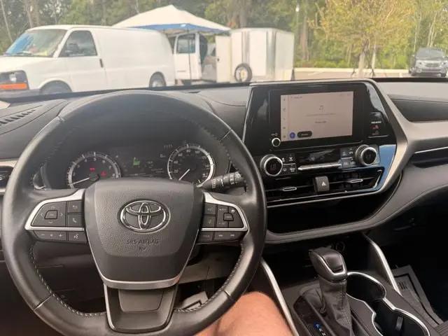 2025 Toyota Highlander LE