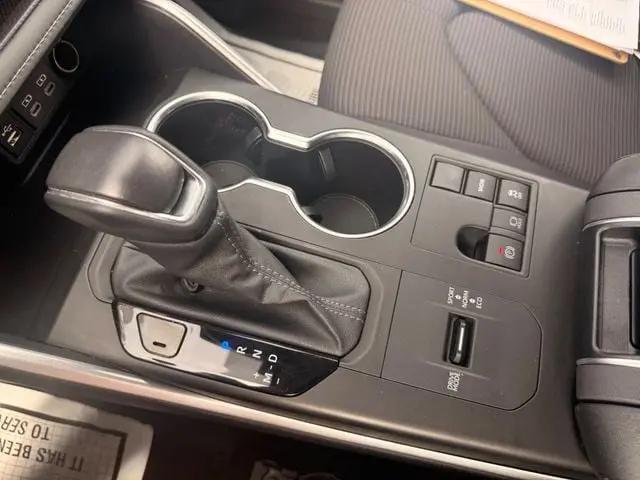 2025 Toyota Highlander LE