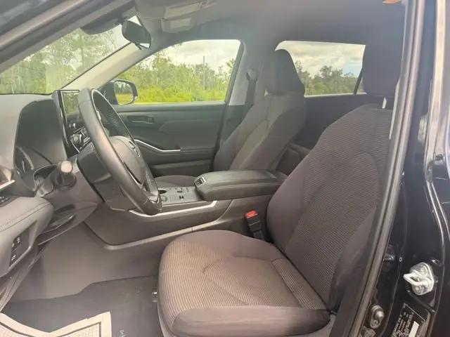 2025 Toyota Highlander LE