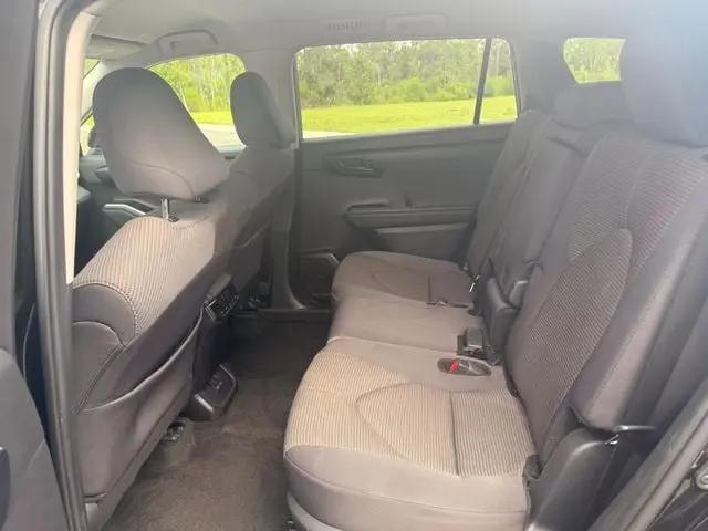 2025 Toyota Highlander LE