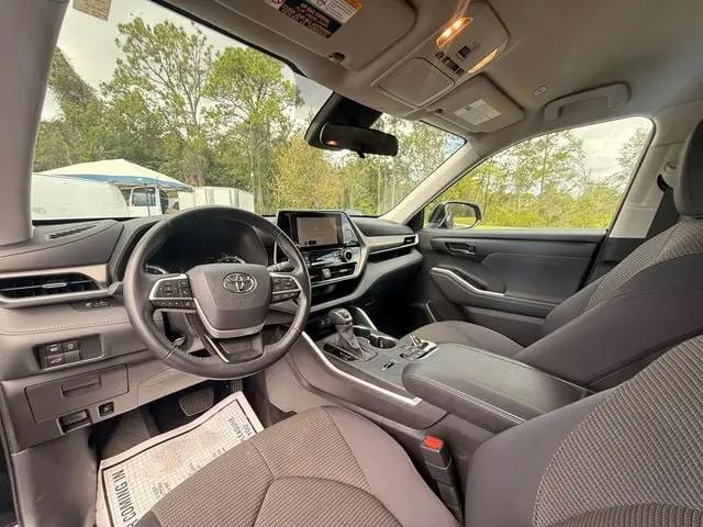 2025 Toyota Highlander LE