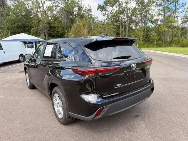 2025 Toyota Highlander LE