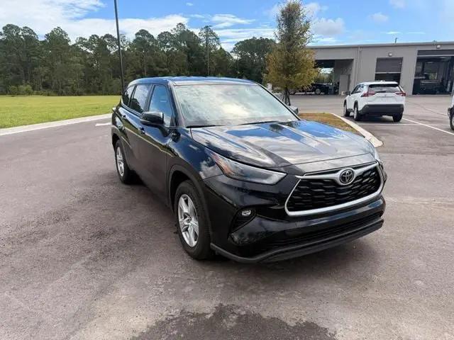 2025 Toyota Highlander LE