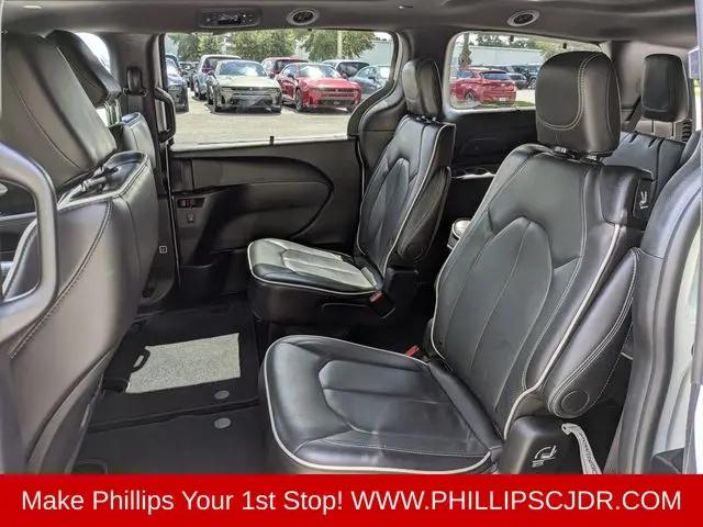 2025 Chrysler Pacifica Limited