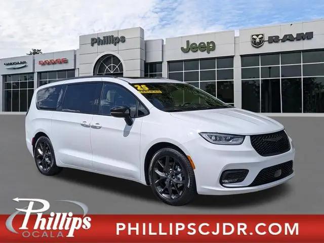 2025 Chrysler Pacifica Limited for sale in Ocala, FL