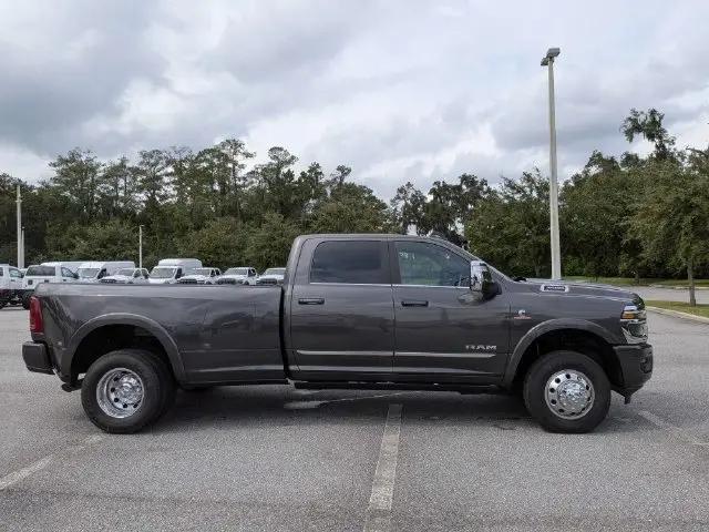 2026 Ram 3500 Limited Crew Cab 4x4 8 Box