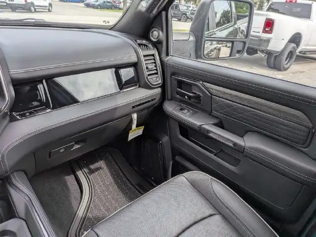 2026 Ram 3500 Limited Crew Cab 4x4 8 Box