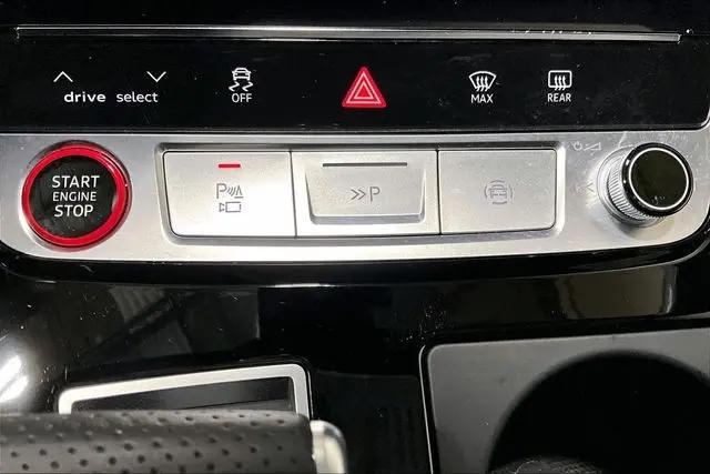 2026 Audi SQ7 Prestige TFSI quattro tiptronic