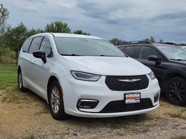2024 Chrysler Pacifica Touring L for sale in Belleville, WI