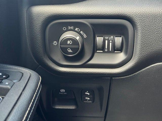 2025 Ram 1500 Laramie Crew Cab 4x4 57 Box
