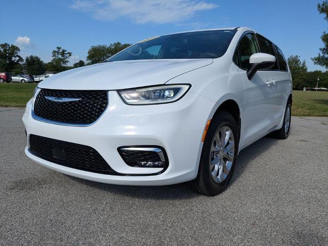 2023 Chrysler Pacifica Touring L AWD for sale in Demotte, IN