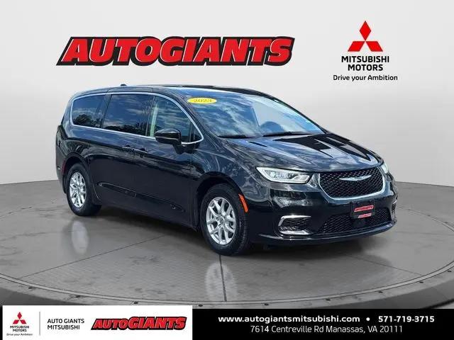 2023 Chrysler Pacifica Touring L for sale in Manassas, VA