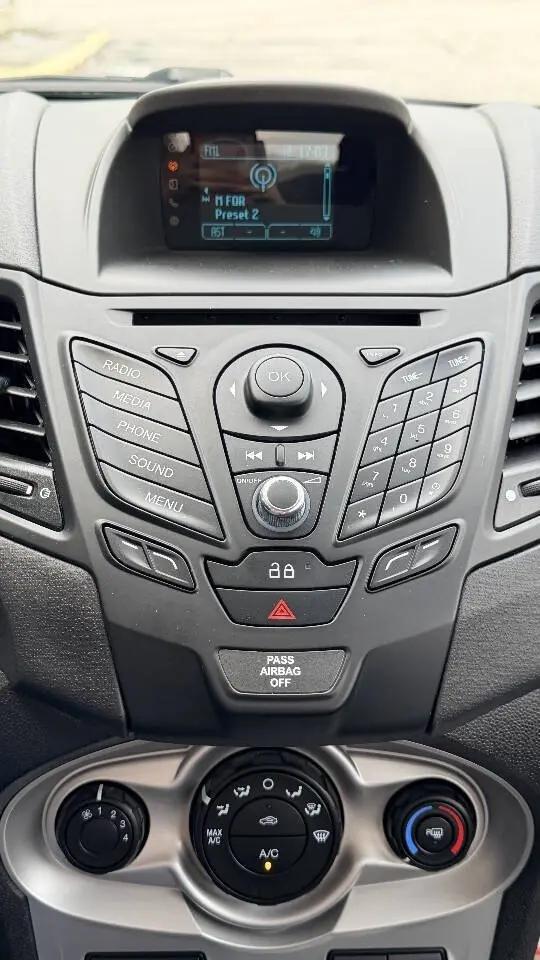 2015 Ford Fiesta SE